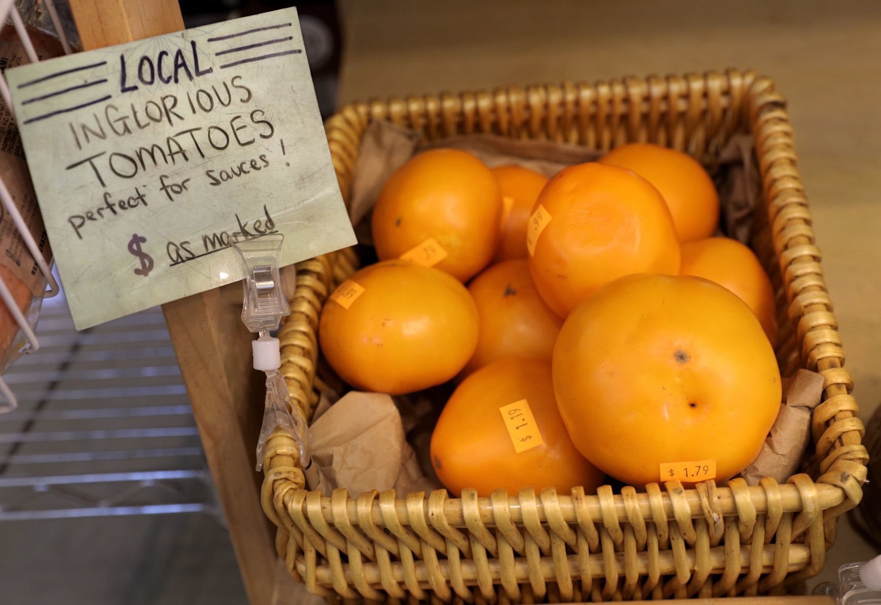 Ugly produce gains market in St. Louis